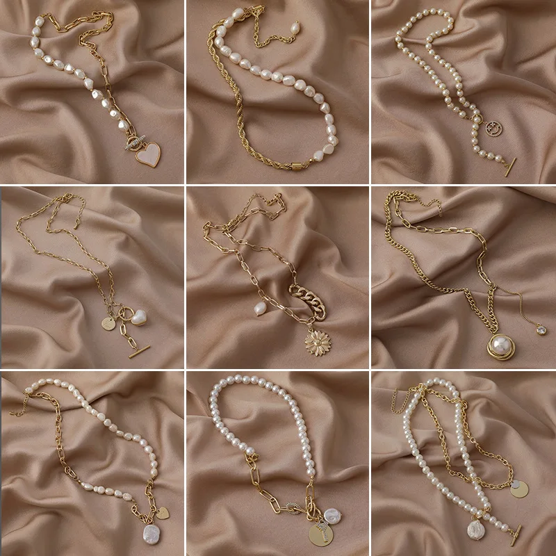 

U-Magical Asymmetry Queen Portrait Heart Bowknot Toggle Clasp Pendant Necklace for Women Beaded Genuine Pearl Necklace Jewelry