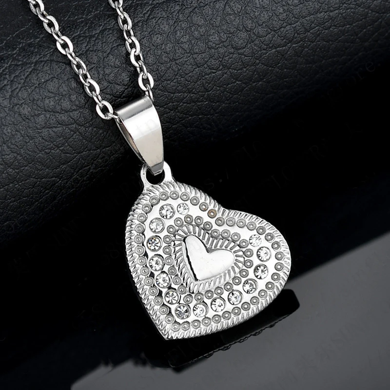Роскошное серебряное ожерелье с кулоном в форме сердца из кубического циркония