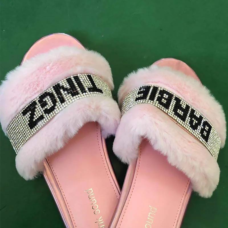 Женские меховые шлепанцы Модная летняя обувь со стразами модные летние на