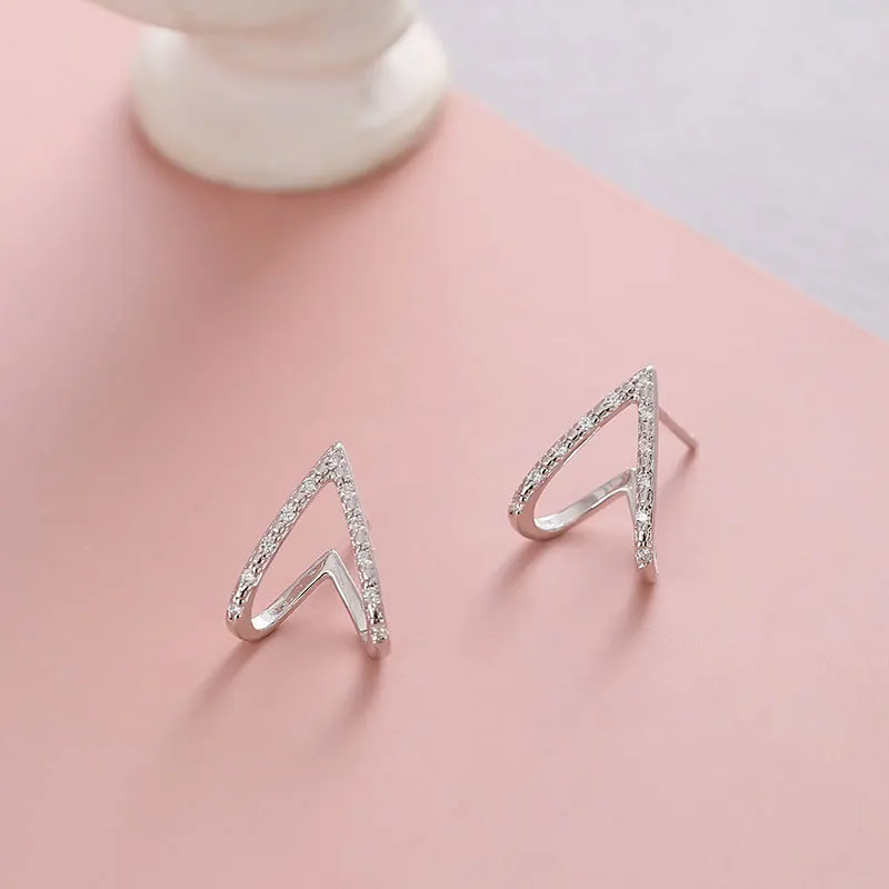 

S925 Sterling Silver Love Heart Shape Earrings Cold Style Temperament Small and Simple Hollow Style Heart-Shaped Zircon Earrings