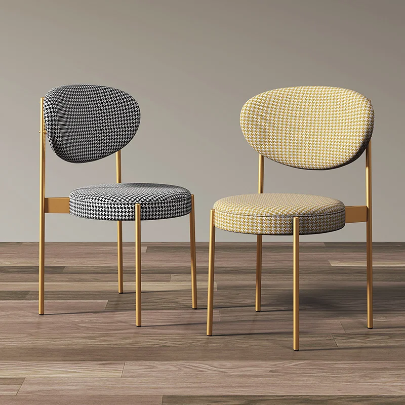 

Современный дизайнерский обеденный стул в стиле лофт, скандинавссветильник легкие Роскошные обеденные стулья со спинкой, простые стулья д...