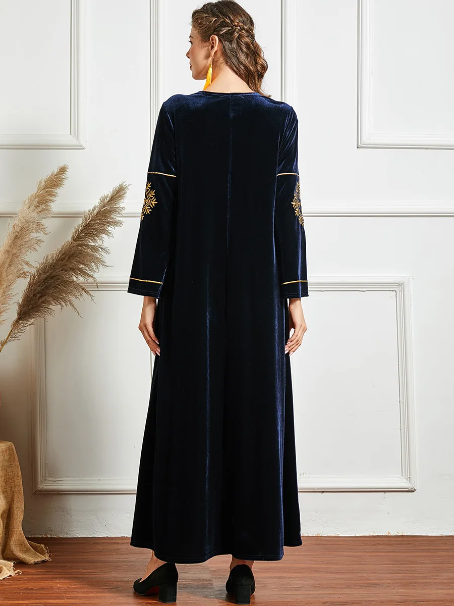 Женское бархатное платье с вышивкой длинное в арабском стиле зима 2021 | Женская