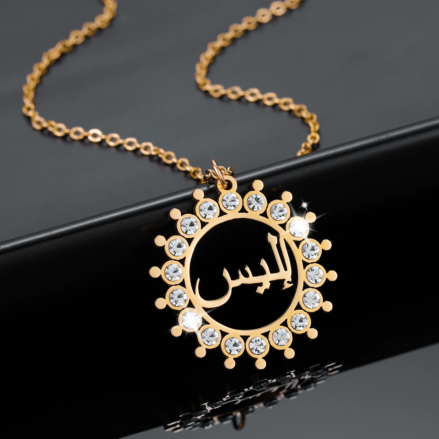 Customized Arabic Gold Name Necklace Personalized Name Pendant  for Women Islamic Muslim Round Choker Diamond Jewelry Gifts