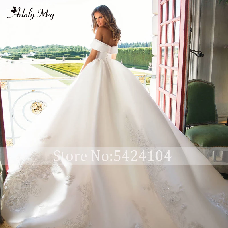 Adoly Mey Glamorous Appliques Matte Satin A-Line Wedding Dresses Elegant Boat Neck Zipper Up Vintage Bridal Gown Plus Size