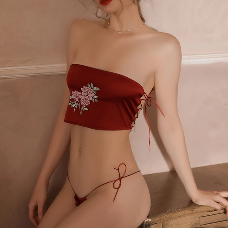 

68UD Satin Retro Embroidery Chemise Sleepwear Nightie Bridal Nightdress Tube Top Panties Two-piece Suit,Red