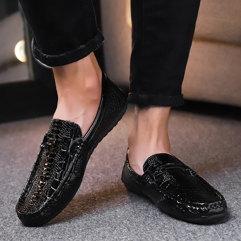

Soft Sole Men Shoes Sneakers Breathable Casual Loafers Man Light Sneakers Shoes Moccasins Fashion Outdoor Casual Shoes for Men