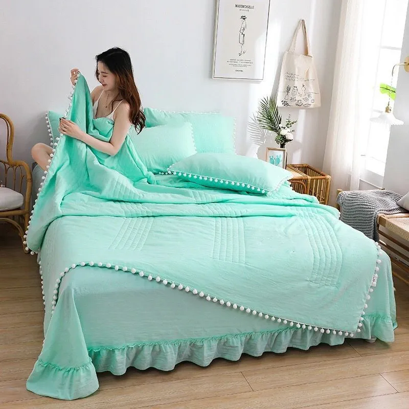 

2020 New Flannel Blanket Thin Quilt Sofa Cover bed cover Summer cotton quilt air conditioner can be washed Plush lace Blankets