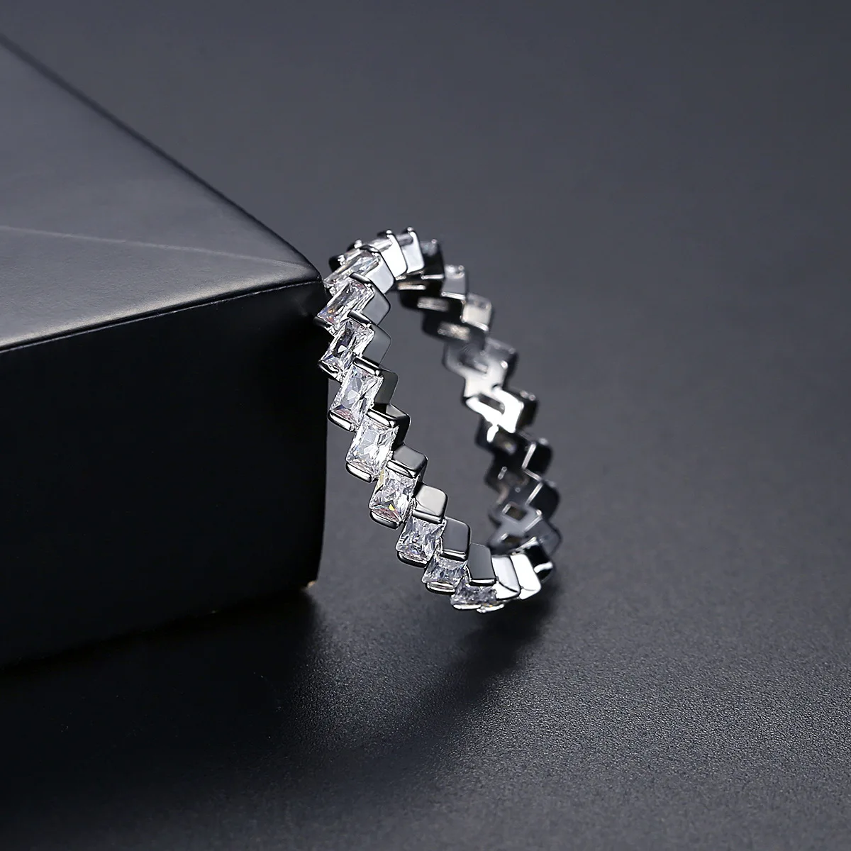 

Luxury Female Rainbow Crystal Stone Ring Charm Gold Silver Color Wedding Rings For Women Small Square Zircon Engagement Ring