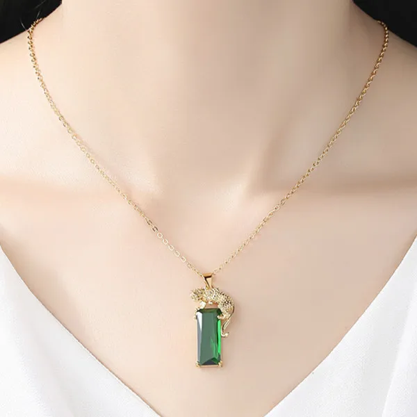 Ожерелье женское с изумрудом и леопардом Трендовое геометрическое ожерелье