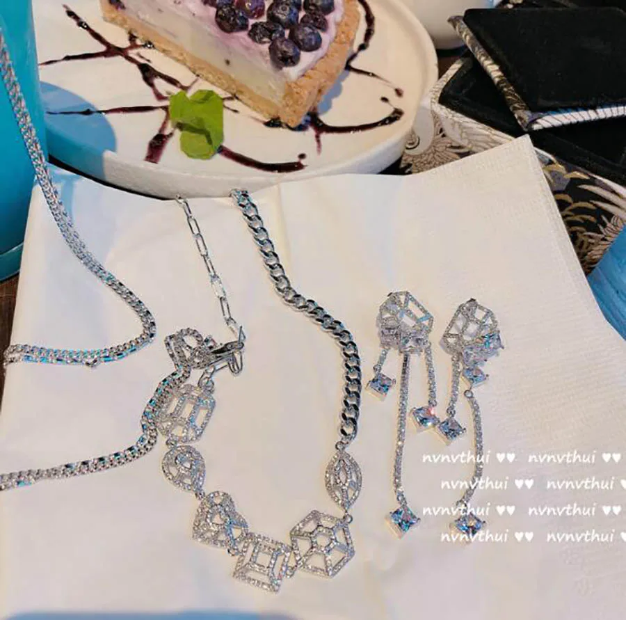 

Bright 3D geometric shape gem necklace hollow heart shiny rhinestone dinner party gorgeous women luxurious earring jewelry set
