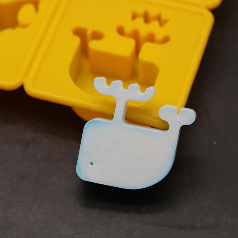

Aromatherapy Gypsum Four Simple Animal Silicone Molds Whale Bear Roaring Dog Cute Dog Ice Tray Baking