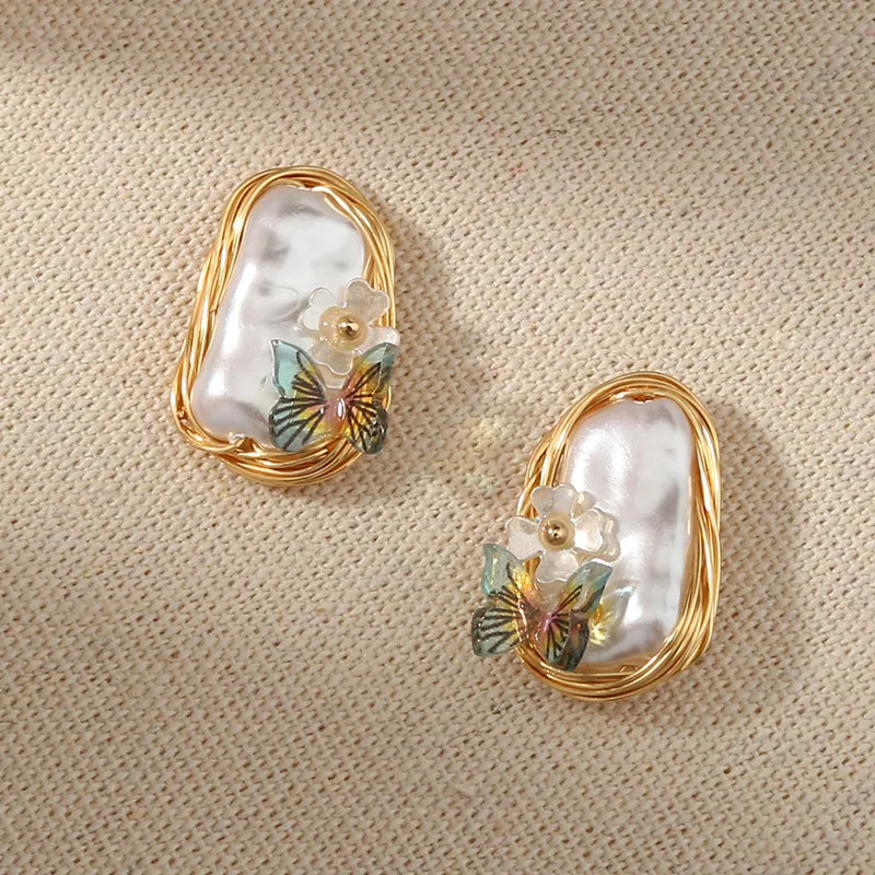 2021 Summer New French Handmade Retro Fashion Earrings Female Baroque Pearl Butterfly Creative Light Luxury Temperament Earrings