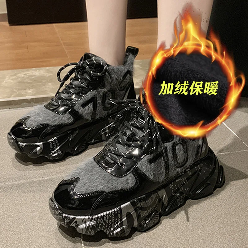 

High-gang daddy shoes women 2019 winter new otter hair plus velvet muffin thick bottom tie with sports casual shoes female tide