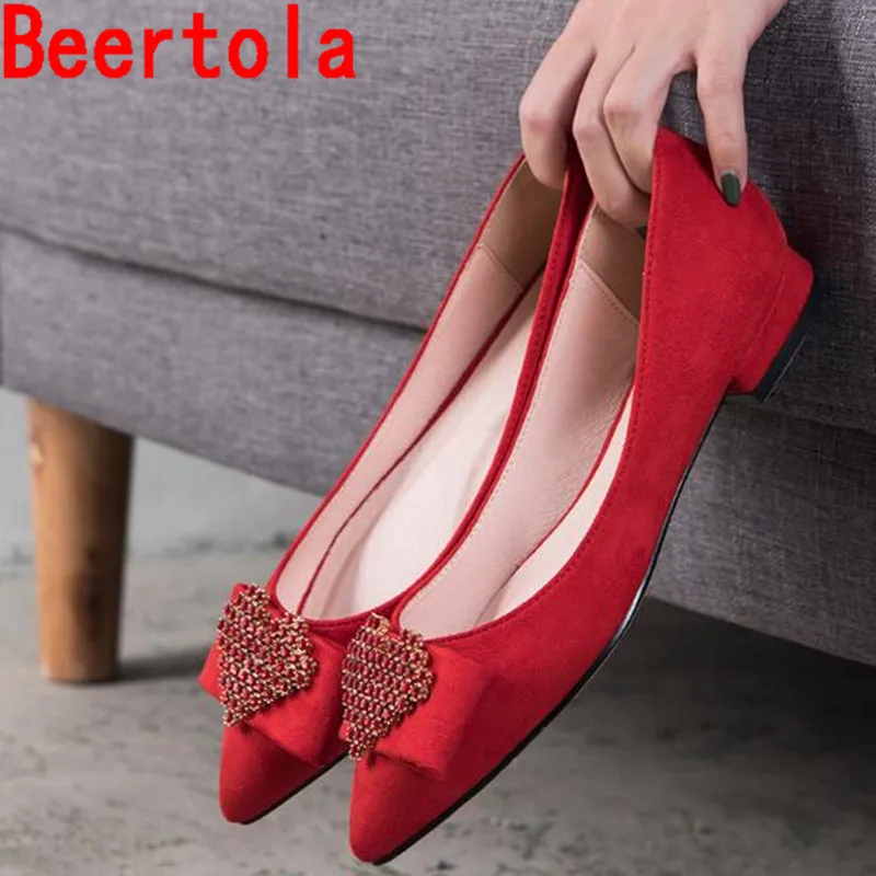 Новейшая модель Женская повседневная обувь на плоской подошве с украшением в