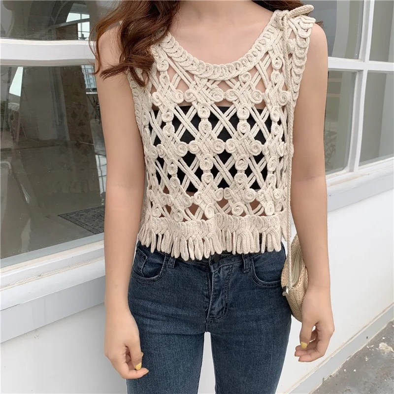 

Korean Summer Women Bohemian Crochet Hollow Knit Apricot Vest New Sexy Short Fringed Sleeveless Solid Color Vest Outerwear Women