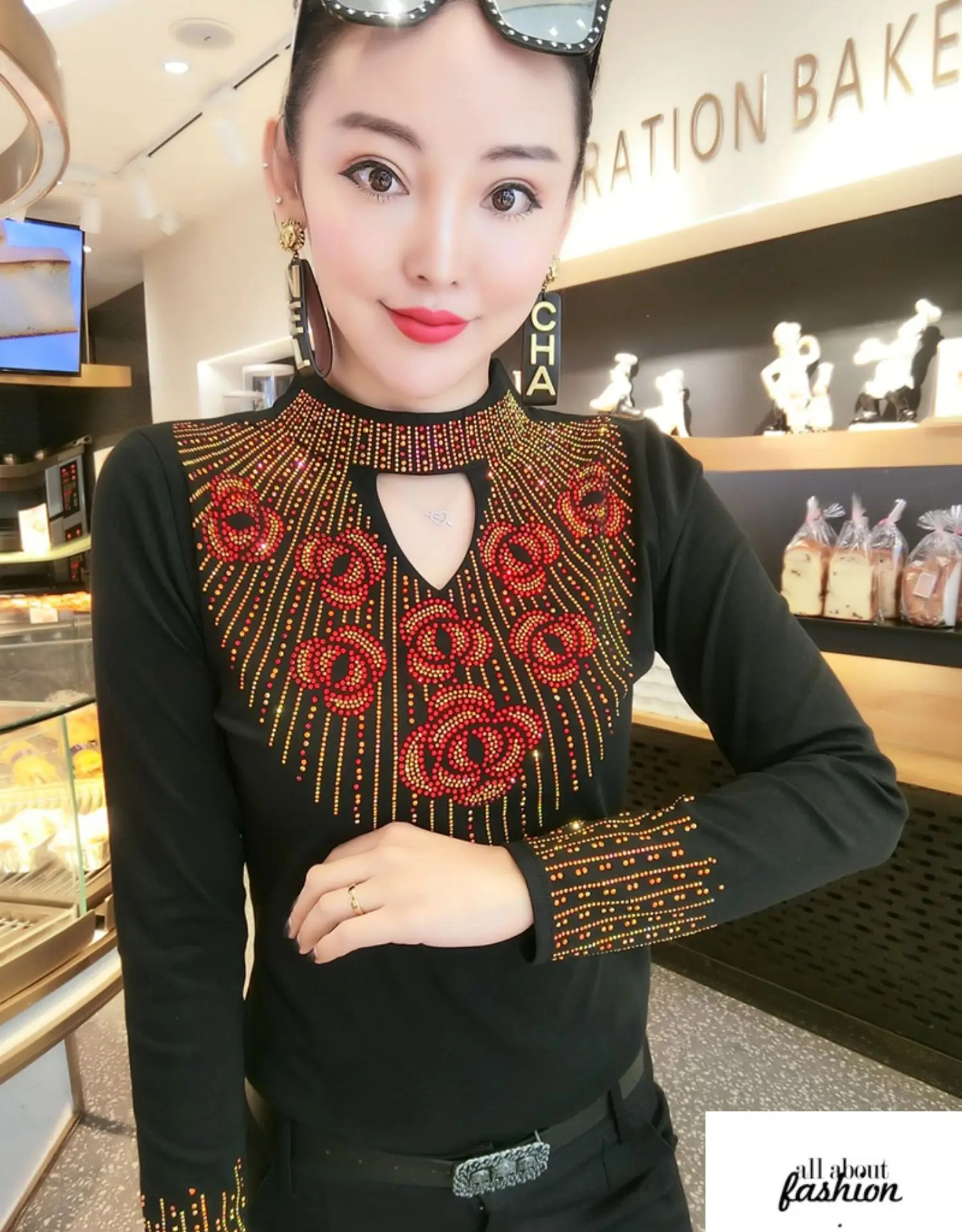 Женская футболка с длинным рукавом и V образным вырезом бусинами|Футболки| |
