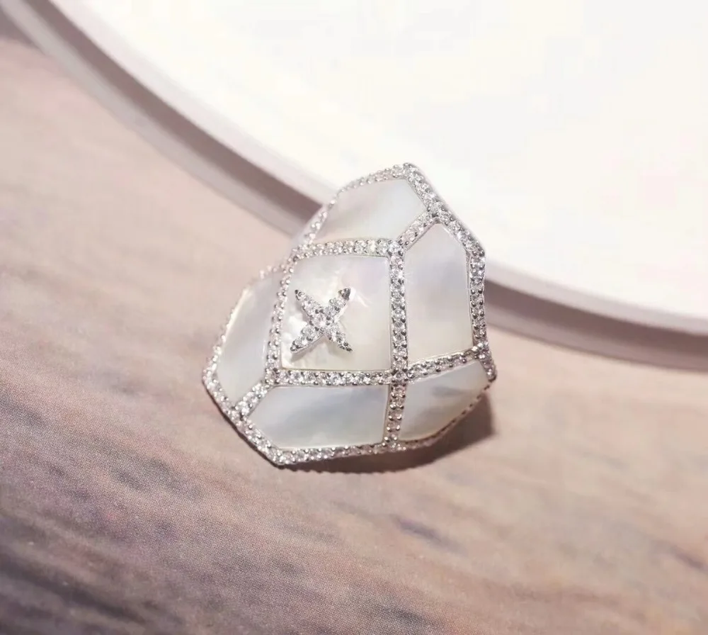 Кольцо из чистого 925 пробы серебра с перламутровым камнем и звездами циркониевые