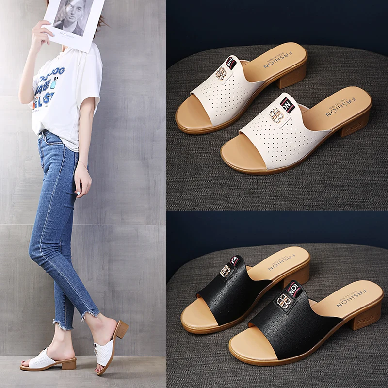 

2021 spring and summer Korean version of the rubber foot beach white spot tide brand round head imitation leather flat sandals