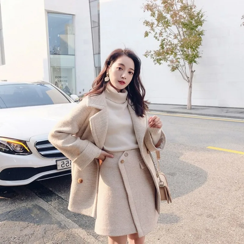 Женский шерстяной комплект из двух предметов двубортный пиджак и мини юбка