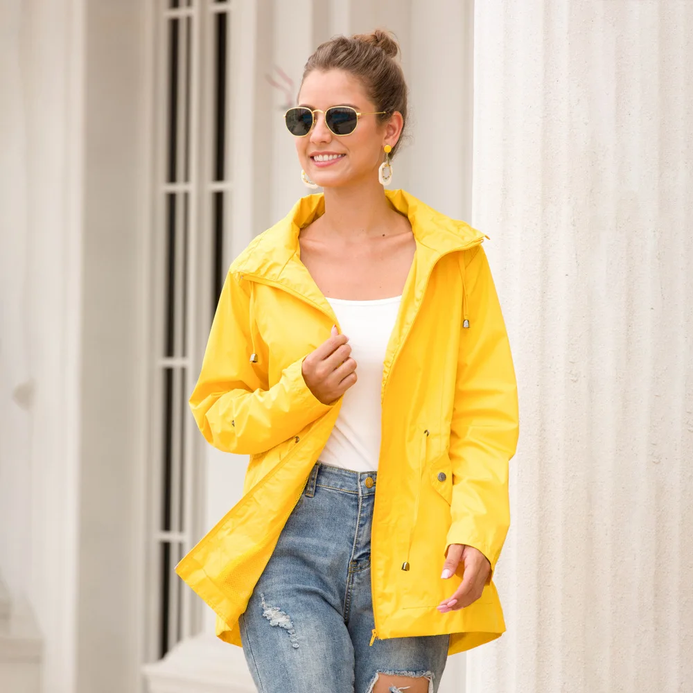 

Женская непромокаемая куртка с капюшоном и поясом, на осень и зиму