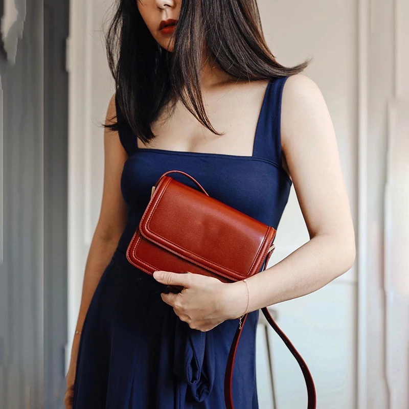 

Женская сумка 2021 Новинка ys Yangshulin простая сумка из первого слоя воловьей кожи с замком Размер коробки сумка-мессенджер через плечо тофу мале...