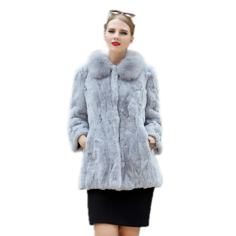 

Grey Short Simple Genuine Design Leather Belts Covered Buttons With Pockets Real Raccoon Dog Fur Collar Winter Women Luxury Coat