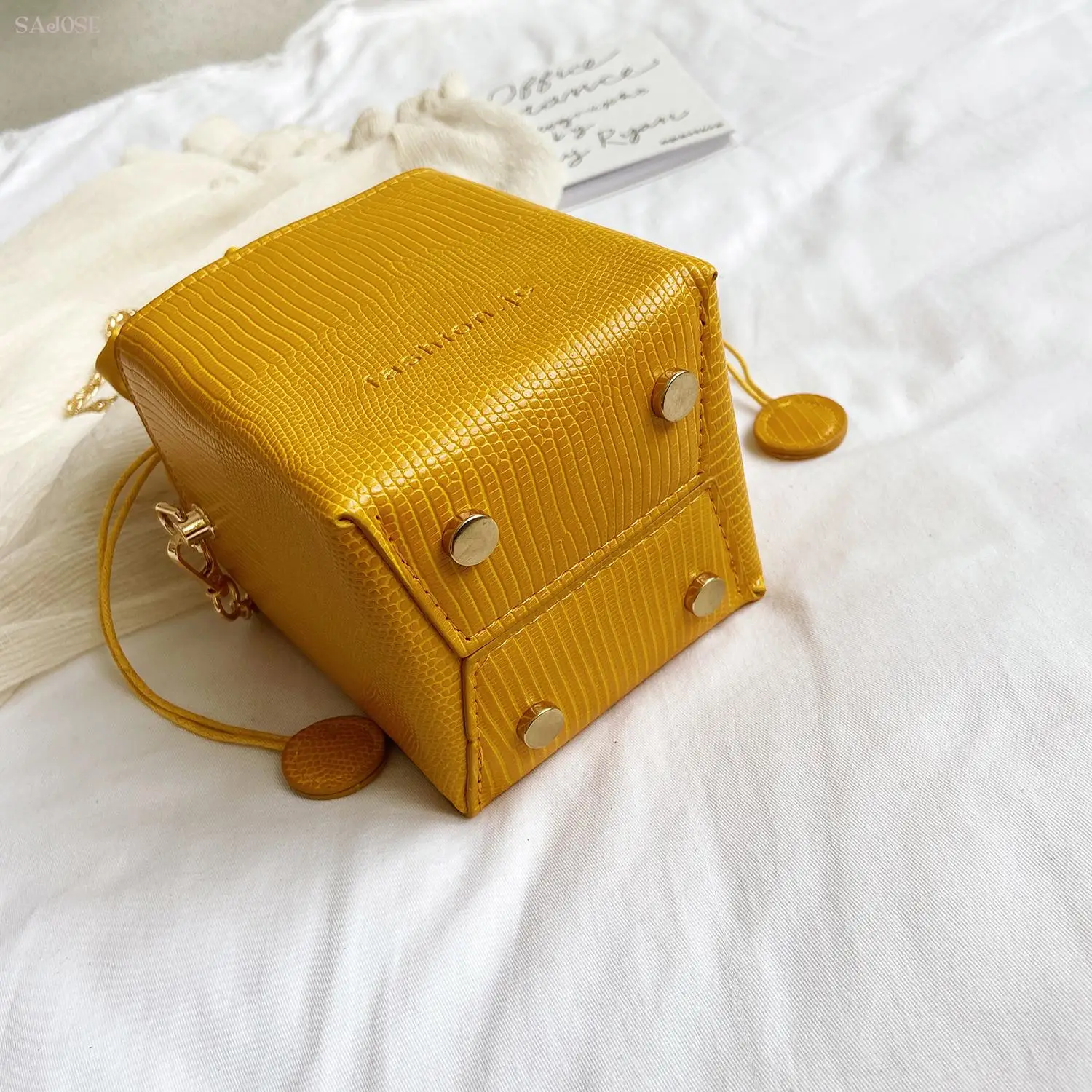 

Messenger Square Shoulder Famale Pu Leather Designer Fashion Lady Snake Girl Vintage high quality Bag Lovely Crossbody Hot Sales