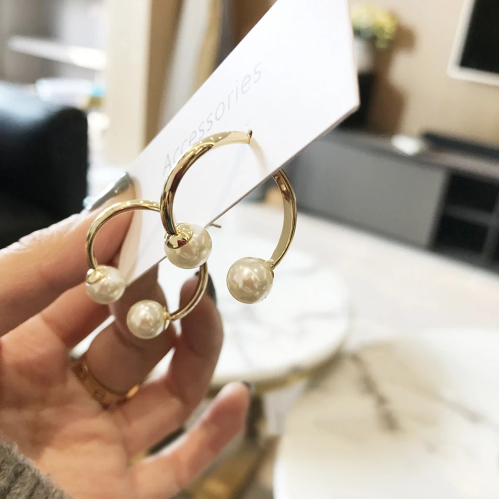 

SCALLOPED Vintage Pearl Designer Drop Earrings 2020 New Golden Crossed Metal Elegant Temperament Women Jewelry XE156