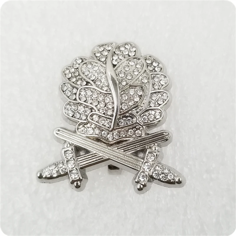 Высшее качество немецкий медаль дуб Лист двойные мечи бриллианты Рыцари значок