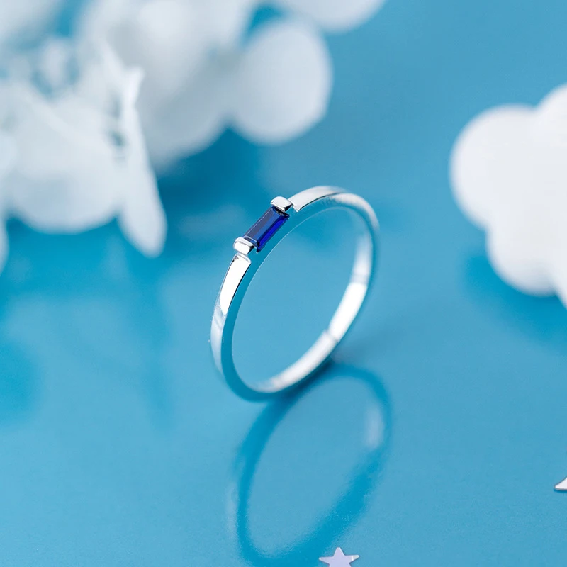 Женское кольцо из серебра 925 пробы с цирконом | Украшения и аксессуары