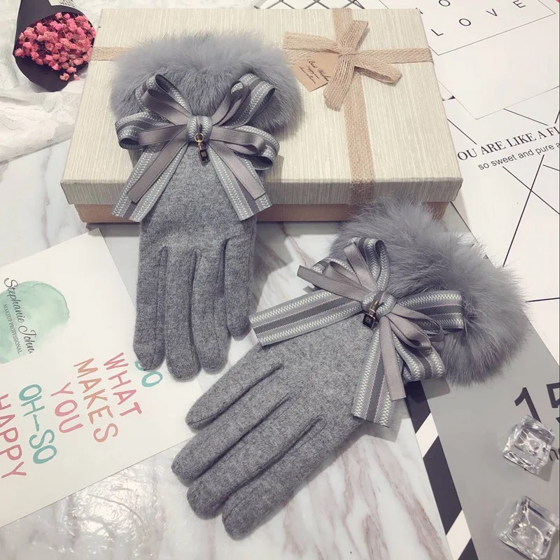 

Cashmere wool gloves ladies winter rabbit fur cute students plus velvet thick warm touch screen driving gloves