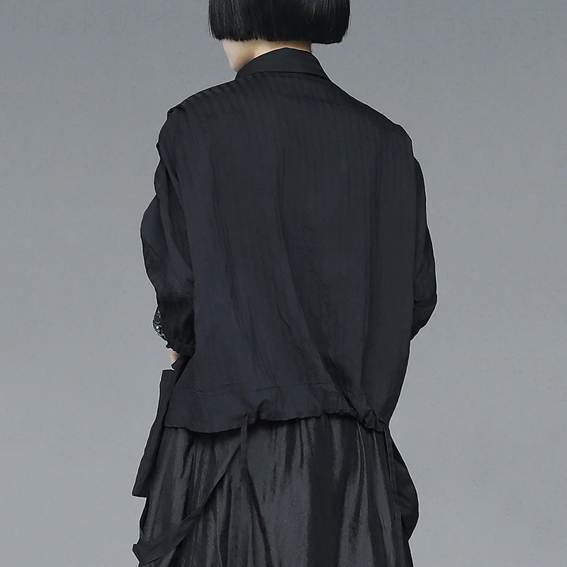 

[EAM] Women Black Irreuglar Big Size Pocket Blouse New Lapel Long Sleeve Loose Fit Shirt Fashion Tide Spring Summer 2021 1DD9449