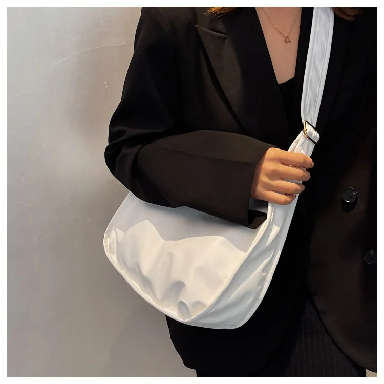 

Restoring ancient ways of new fund of 2021 autumn winters is the large capacity aslant bag contracted texture female bag leisure