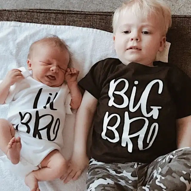 Фото Одинаковые Семейные футболки Big Bro & Lil Bro для мальчиков, 1 шт. комбинезон для новорожденных, комбинезон Big Brother Little Brother Sibling №1