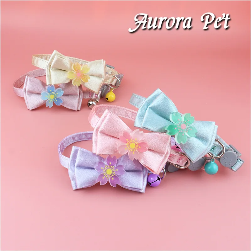 

Pet Novel Luminous Collar Pretty Bow Flowers Cat Dog Collar with Bell Adjustable Collar Anti-lost Anti-suffocation Pet Supplies