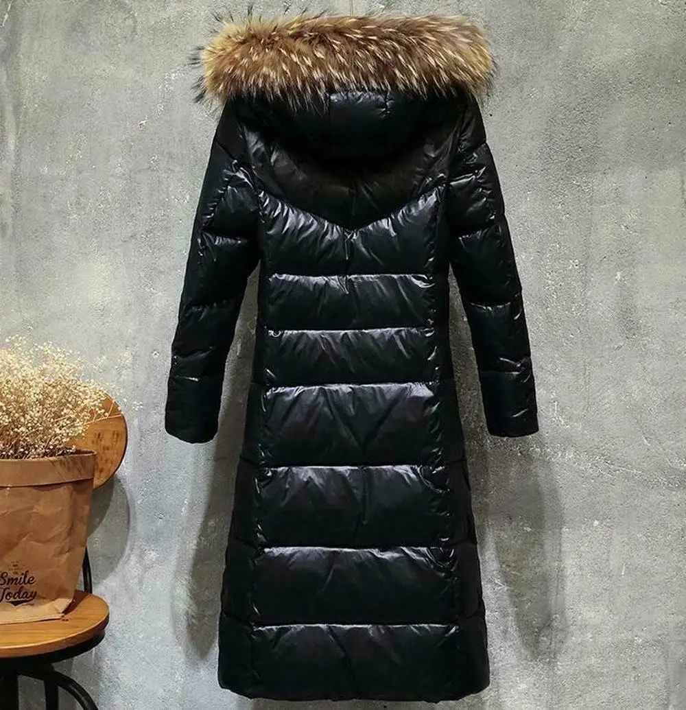 Женский зимний черный теплый длинный пуховик с капюшоном и меховым воротником |