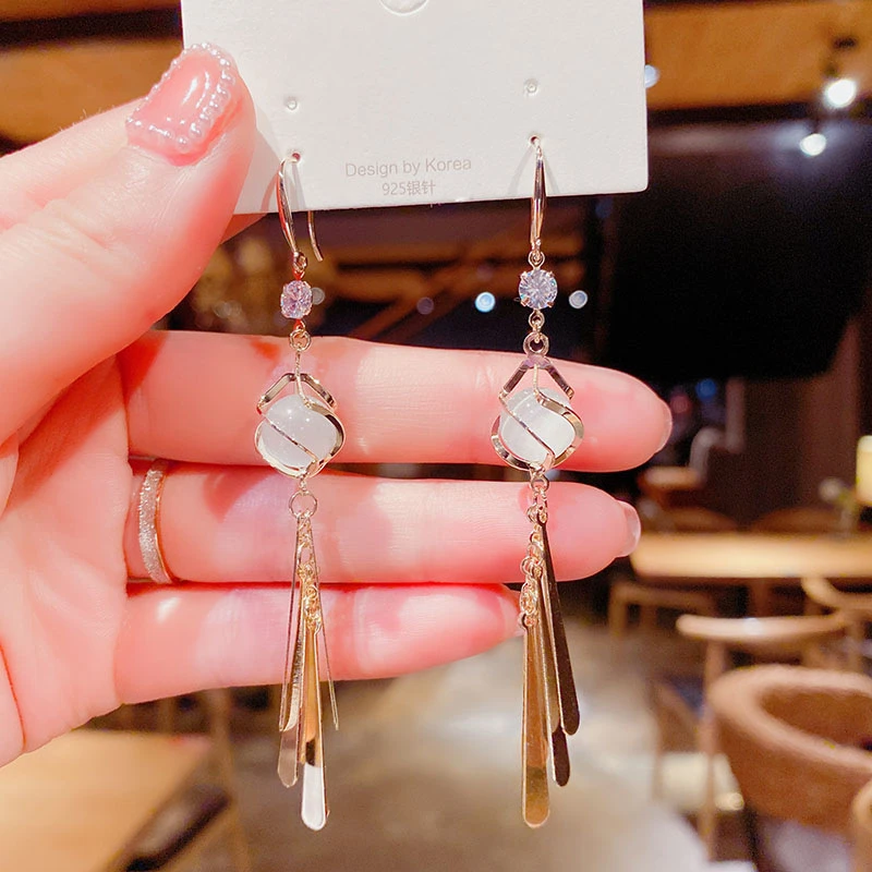 Новинка 2021 длинные серьги с кисточками в стиле ретро темным ветром женские