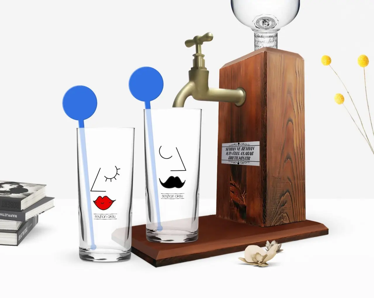 

Personalized Colorful Printed Picasso Figured Dual Vodka Cup and Wood Vodka Stand Gift Seti-1