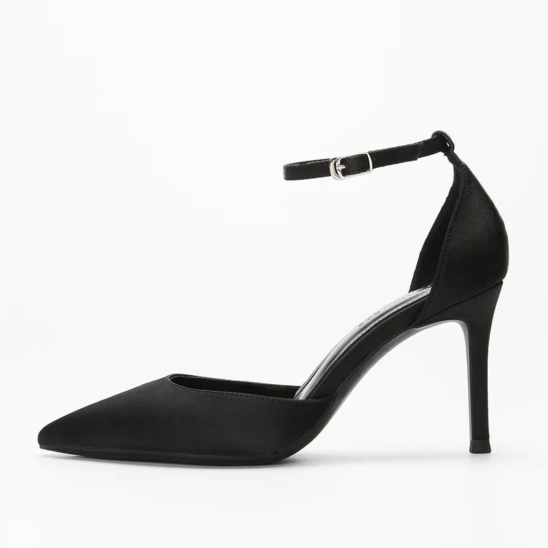 

Женские атласные босоножки на высоком каблуке 8 см с ремешком на щиколотке и острым носком