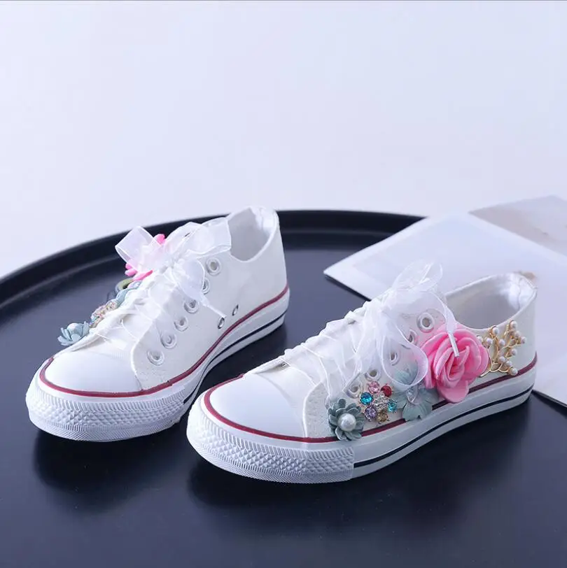 

Sneakers Canvas Lace-Up Shoes Women 2021 Flat Summer White Breathable Casual Flowers Rhinestone Vulcanize Shoes Zapatillas Mujer