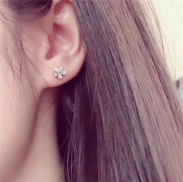 Женские серьги-гвоздики из серебра 925 пробы с фианитом | Украшения и аксессуары