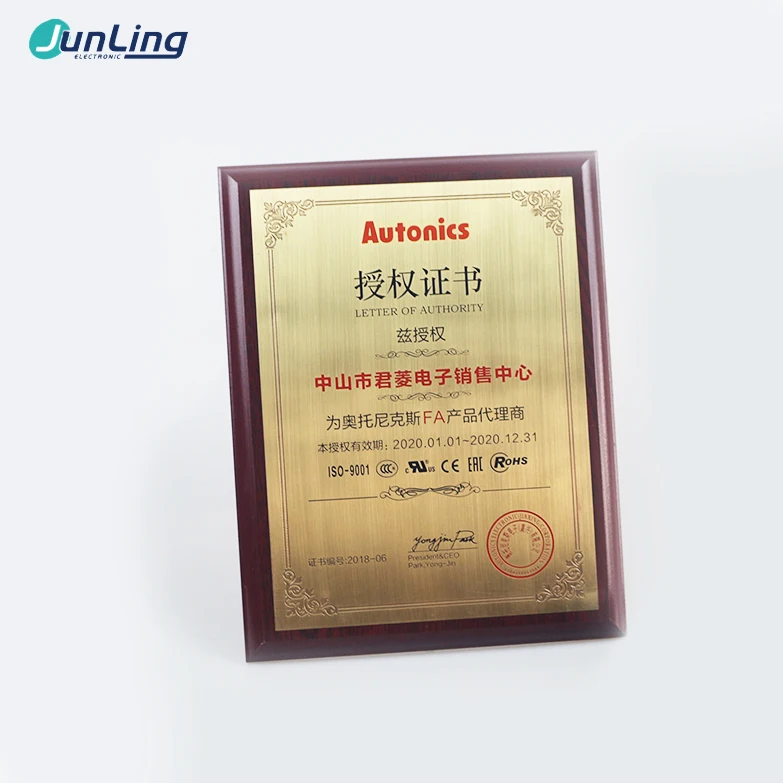 

T3X-RN1A diffuse reflection fiber optic sensor amplifier the power supply voltage is 12-24 VDC new and original