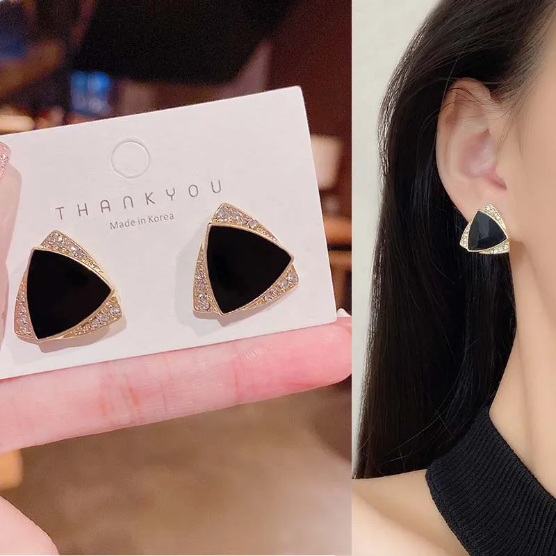 

2021 New Trendy Triangle Stud Earrings For Women Fashion Gold Color Rhinestone Black Earring Girls Wedding Birthday Jewelry Gift