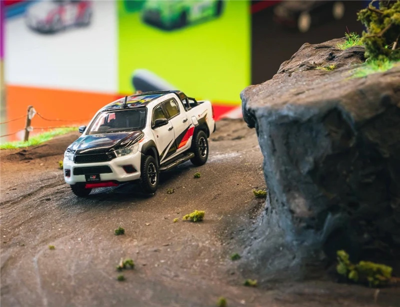 

Tarmac работает 1:64 Toyota Hilux грузовик, литый под давлением модель автомобиля