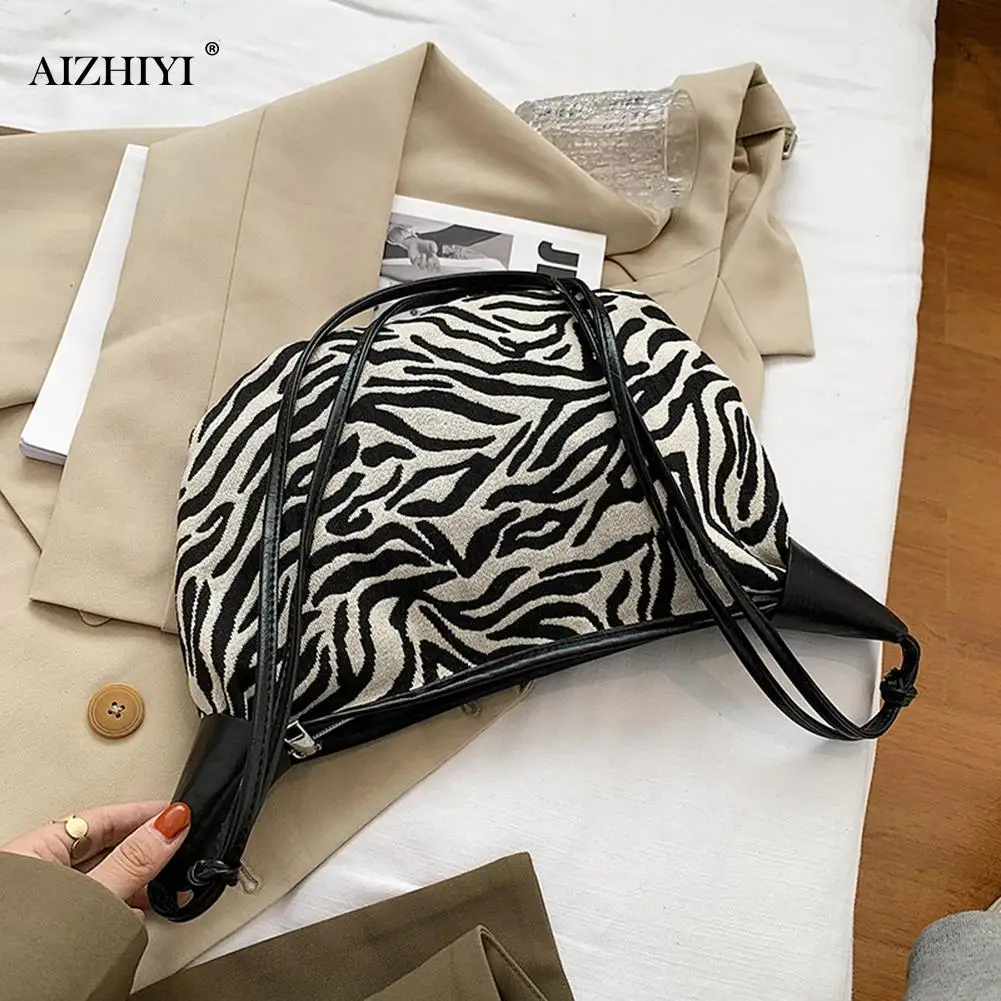 

Vintage Animal Pattern Shoulder Handbags Fashion Women Nylon Travel Dumpling Messenger Bag Money Purse