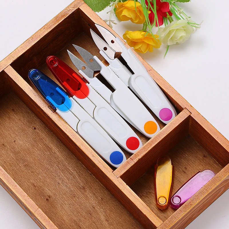 

4pcs Sewing Scissors U-Type Thread Cutter Scissors with Protective Cover for Cross Stitch DIY Projects DSD666