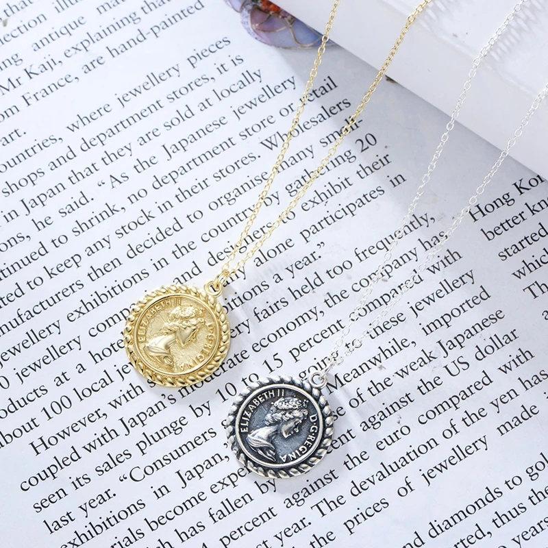 

Silvology 925 Sterling Silver Maria Necklace Coin Round Texture Western Style Pendant Necklace for Women Birthday Jewelry Gift