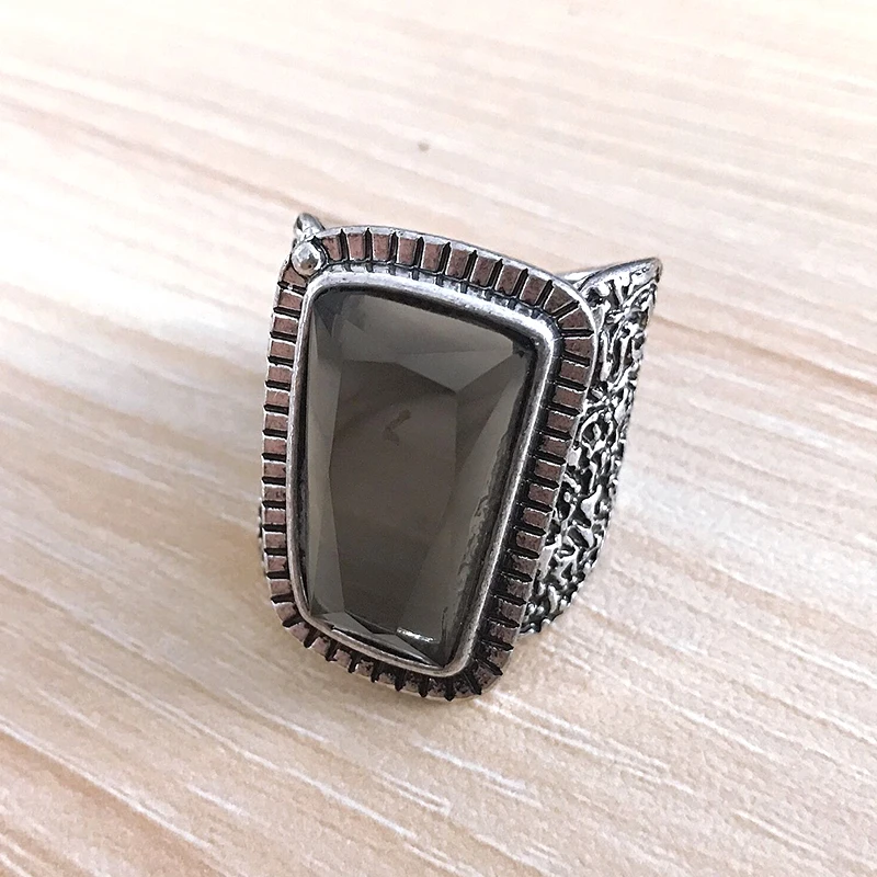 Винтажное старинное серебряное кольцо с большим черным фианитом стразы