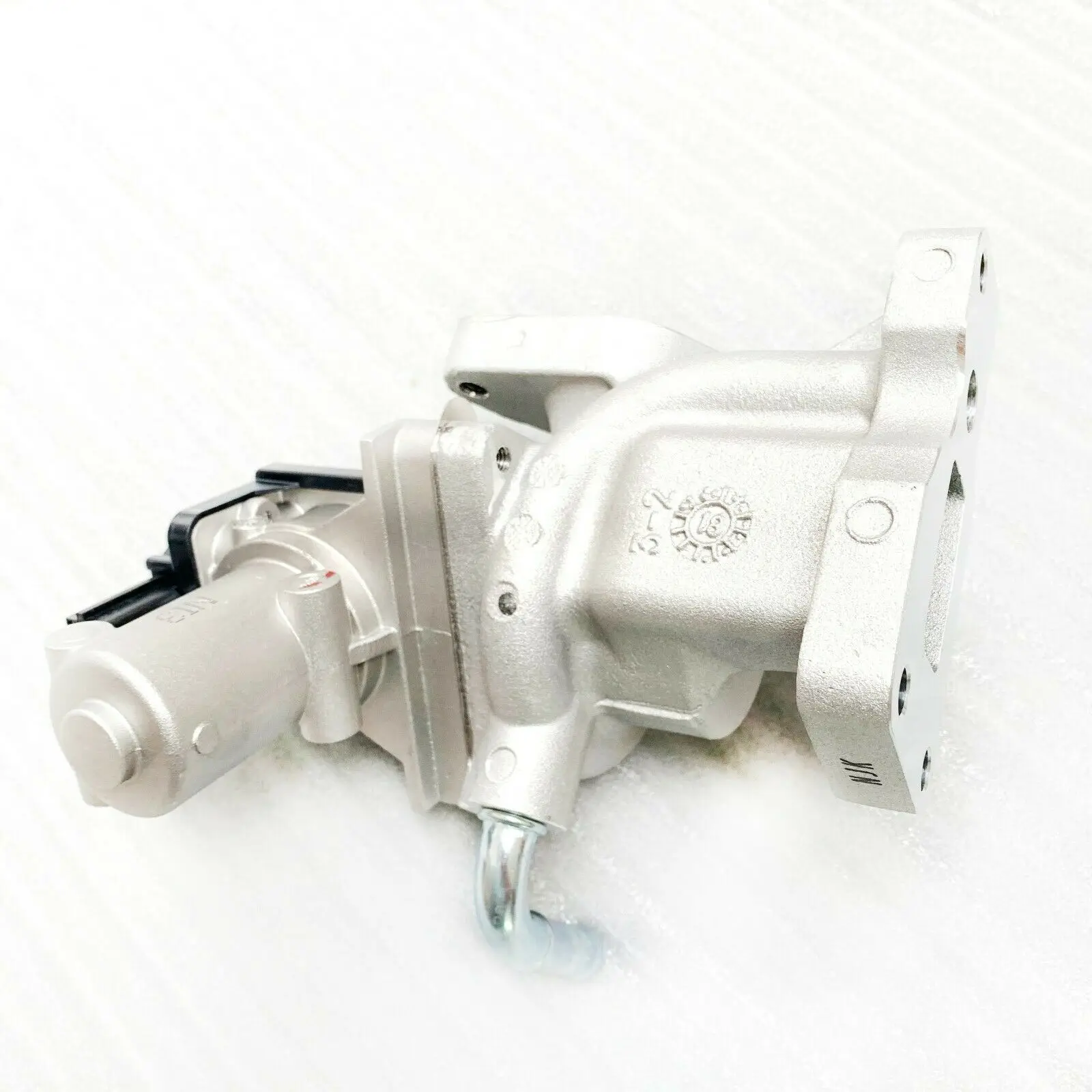 OEM EGR клапан отброшенный в циркуляционный клапан для Ssangyong Actyon Korando C D20F Rexton W D20R#6711400460 A6711400460