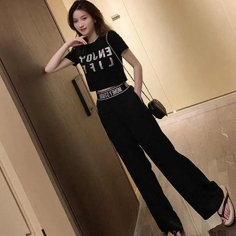 

Summer Casual 2 Piece Set Women T-Shirt Top + Harlan Pants Fashion White Black Trend Tracksuit Women Student Two Piece Outfits